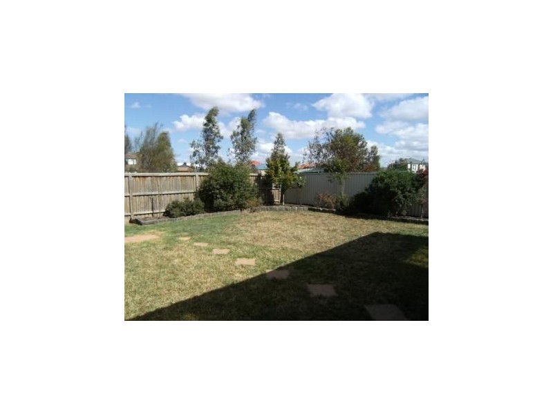 11 Otway Green, Caroline Springs VIC 3023