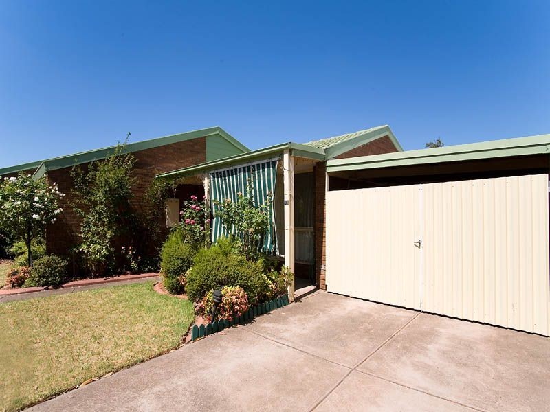 14 Angourie Crescent, Taylors Lakes VIC 3038