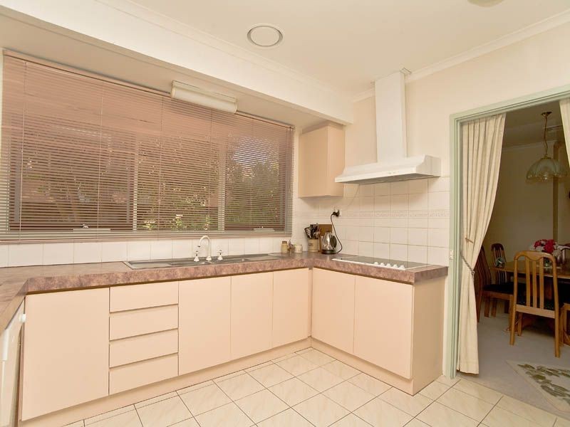 14 Angourie Crescent, Taylors Lakes VIC 3038