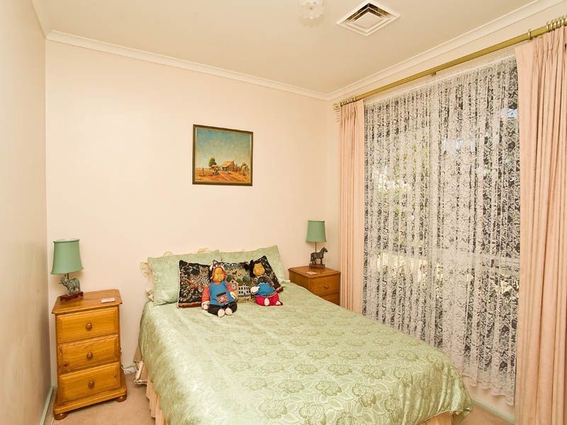 14 Angourie Crescent, Taylors Lakes VIC 3038