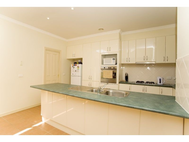 1/43 Wentworth Drive, Taylors Lakes VIC 3038
