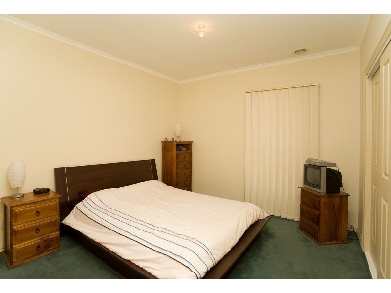 1/43 Wentworth Drive, Taylors Lakes VIC 3038