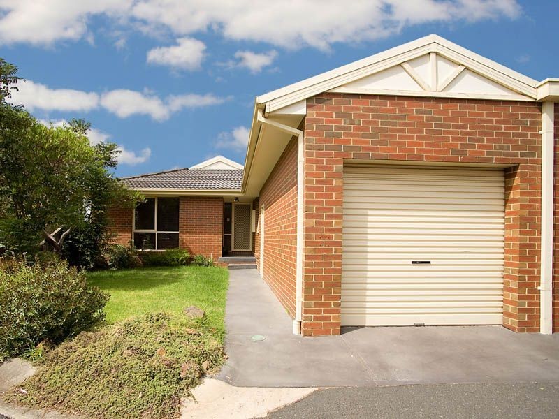 19 Village Avenue, Taylors Lakes VIC 3038