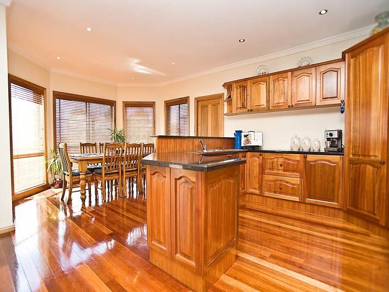 4 Bramshaw Crescent, Hillside VIC 3037