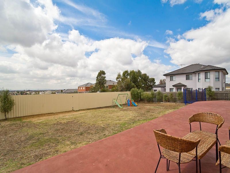 4 Bramshaw Crescent, Hillside VIC 3037