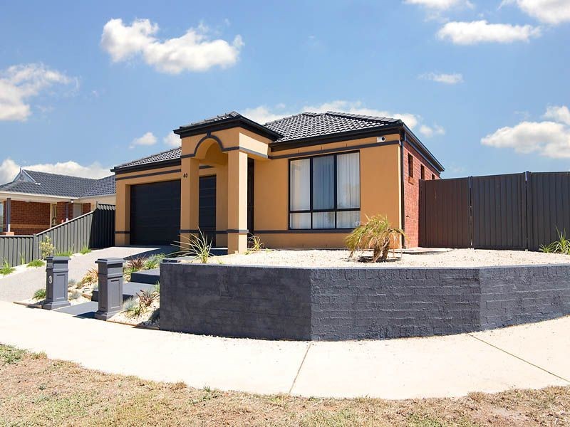 40 Klippel Way, Caroline Springs VIC 3023