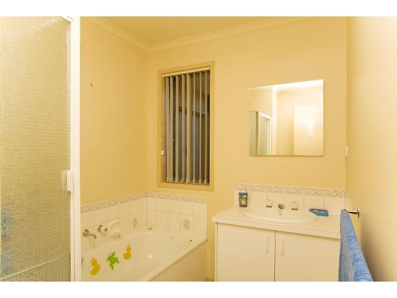 1+2/9 Gloucester Court, Sydenham VIC 3037