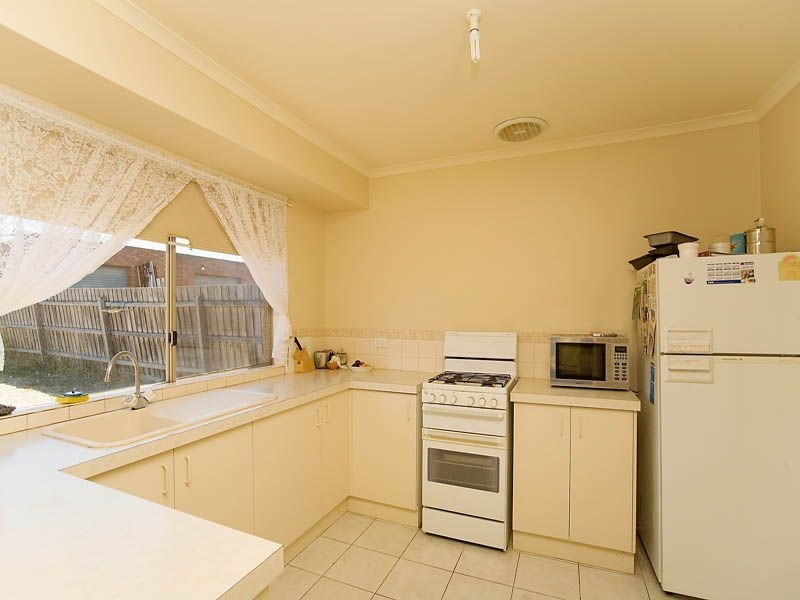 1+2/9 Gloucester Court, Sydenham VIC 3037