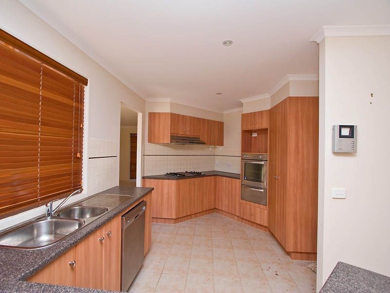 46 Tenterfield Drive, Burnside VIC 3023