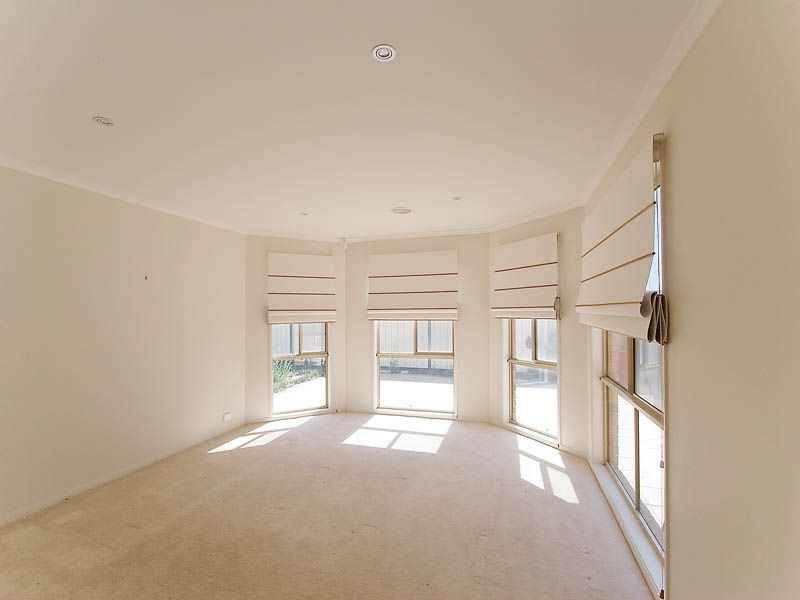 46 Tenterfield Drive, Burnside VIC 3023