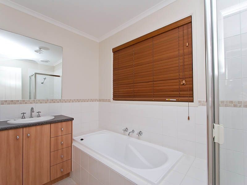 46 Tenterfield Drive, Burnside VIC 3023