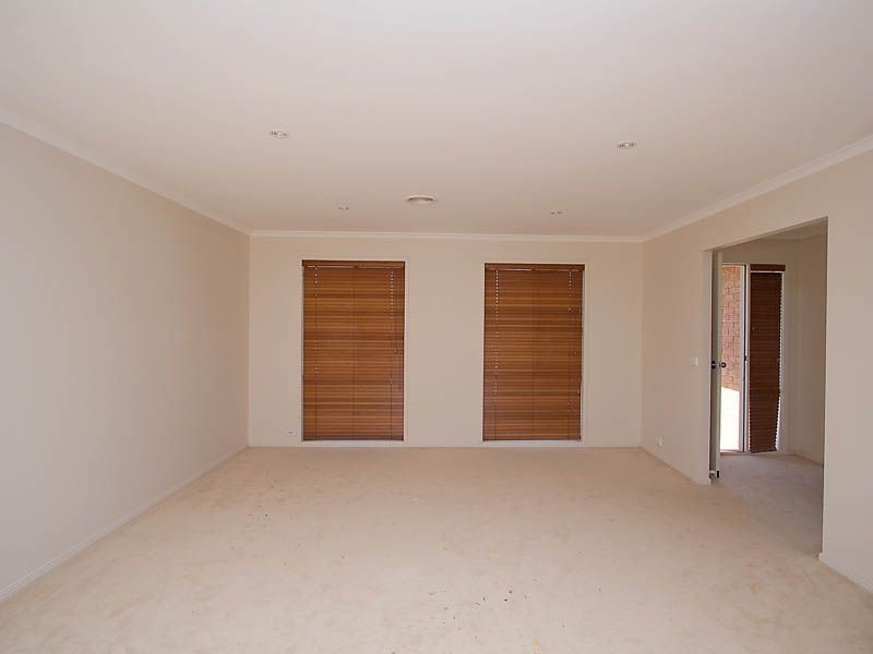 46 Tenterfield Drive, Burnside VIC 3023