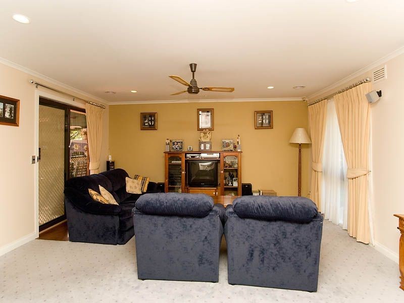 2 Rason Court, Keilor Downs VIC 3038