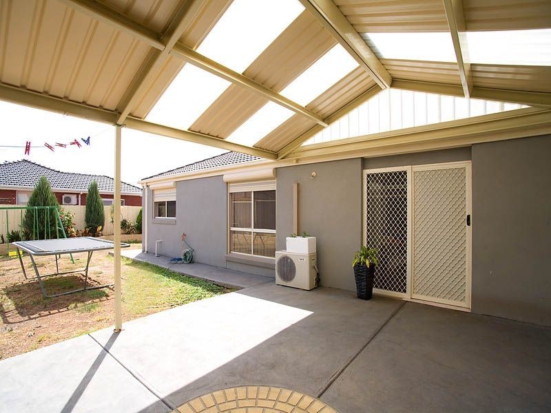 16 Roseleigh Boulevard, Sydenham VIC 3037