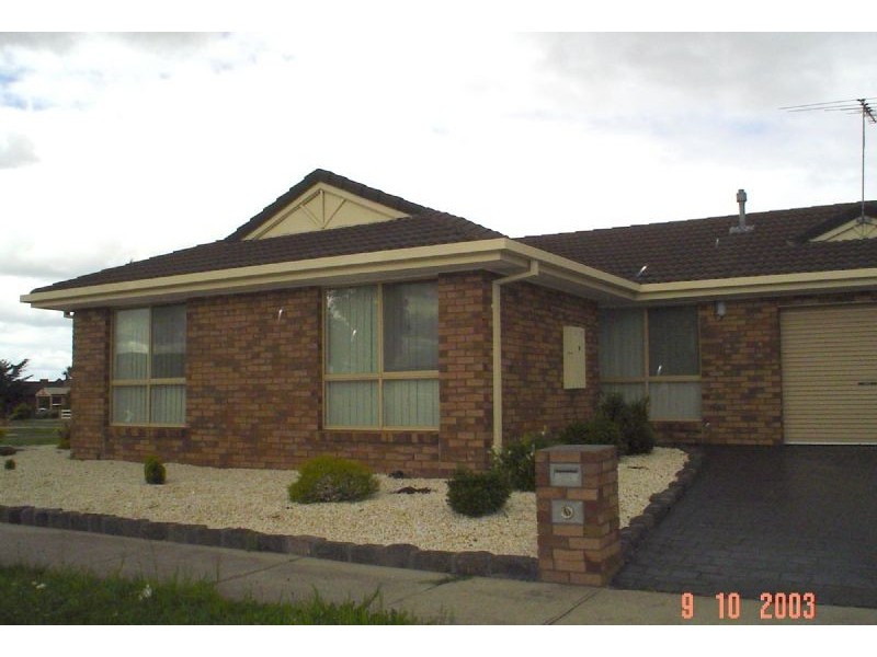 1/115 Lady Nelson Way, Taylors Lakes VIC 3038