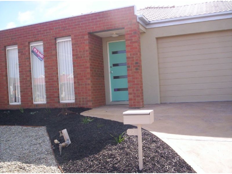 22 Sutton Grove, Melton West VIC 3337