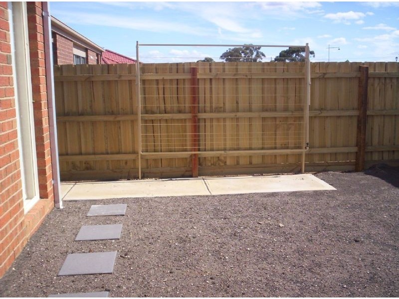 22 Sutton Grove, Melton West VIC 3337