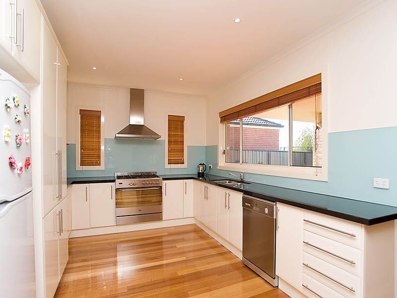 51 Melfin Drive, Hillside VIC 3037