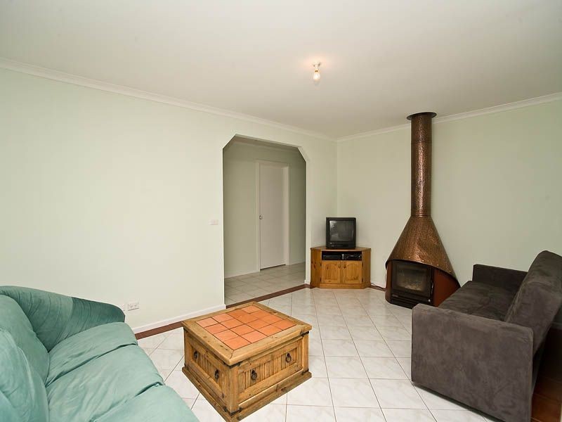 1/27 Delbridge Drive, Sydenham VIC 3037