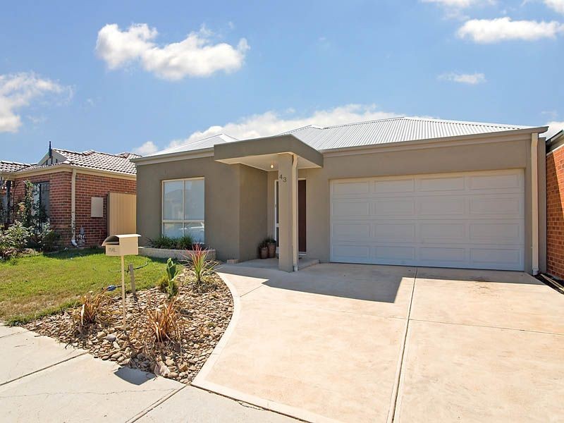 43 Menzies Drive, Burnside VIC 3023
