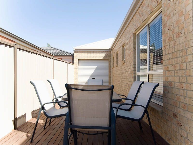 43 Menzies Drive, Burnside VIC 3023