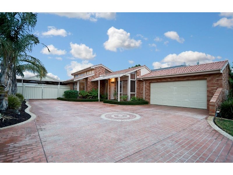 5 Midland Way, Taylors Lakes VIC 3038