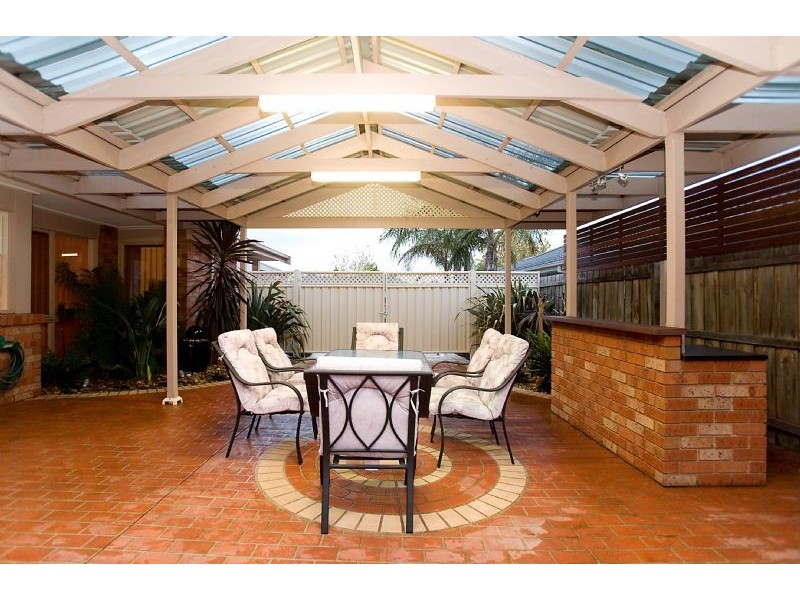 5 Midland Way, Taylors Lakes VIC 3038