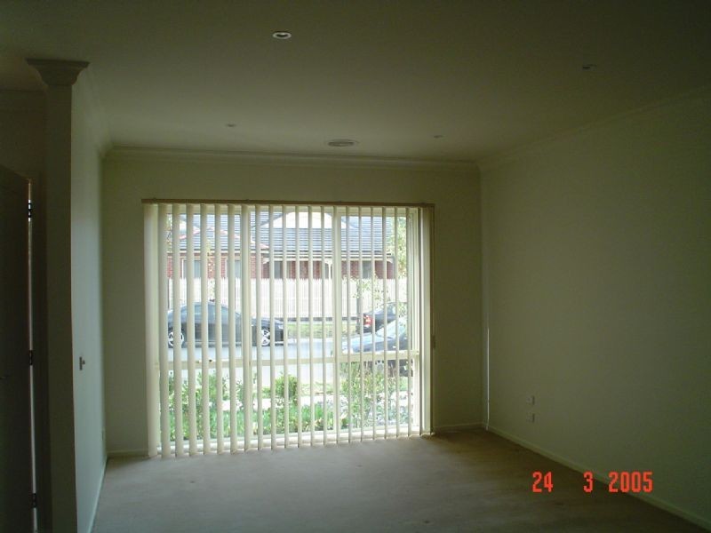 9c Wentworth Drive, Taylors Lakes VIC 3038