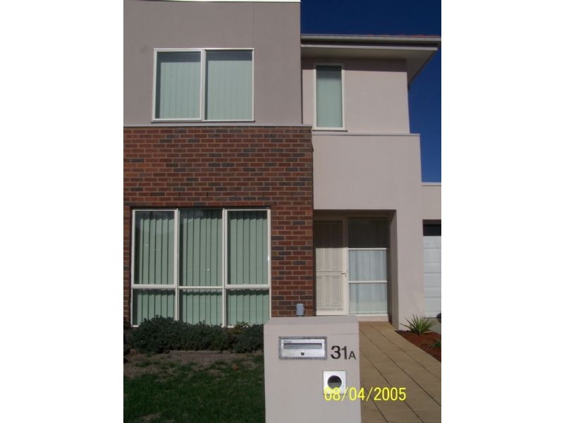 9c Wentworth Drive, Taylors Lakes VIC 3038