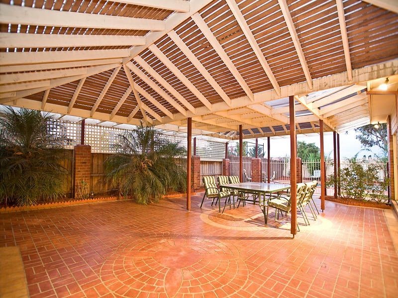 14 The Regency, Hillside VIC 3037