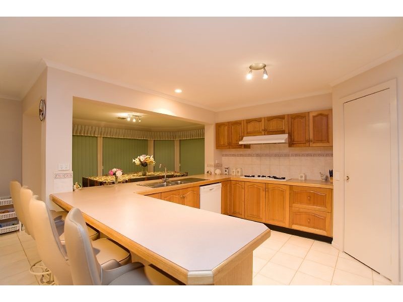 35  Tussock Crescent, Sydenham VIC 3037