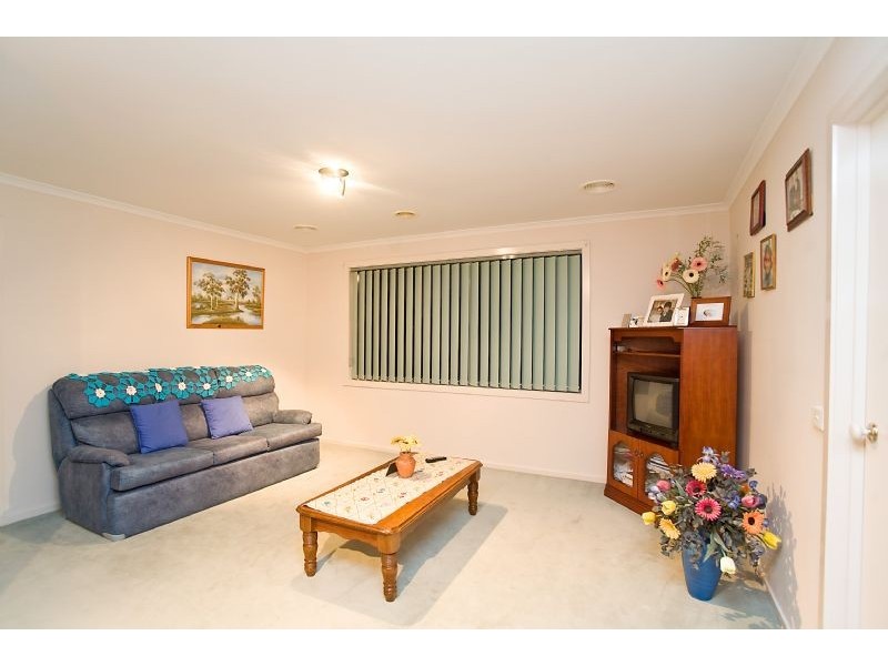 35  Tussock Crescent, Sydenham VIC 3037