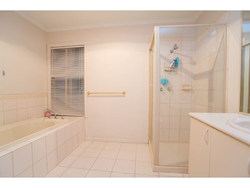 35  Tussock Crescent, Sydenham VIC 3037