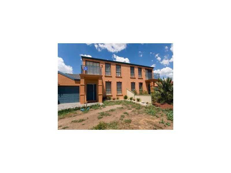 6 Robina Road, Sydenham VIC 3037