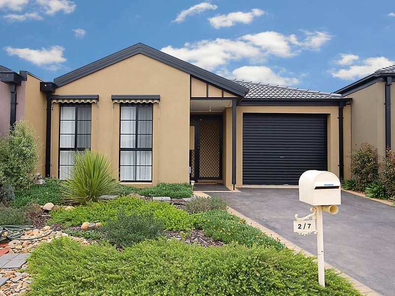 2/7 Jade Way, Hillside VIC 3037