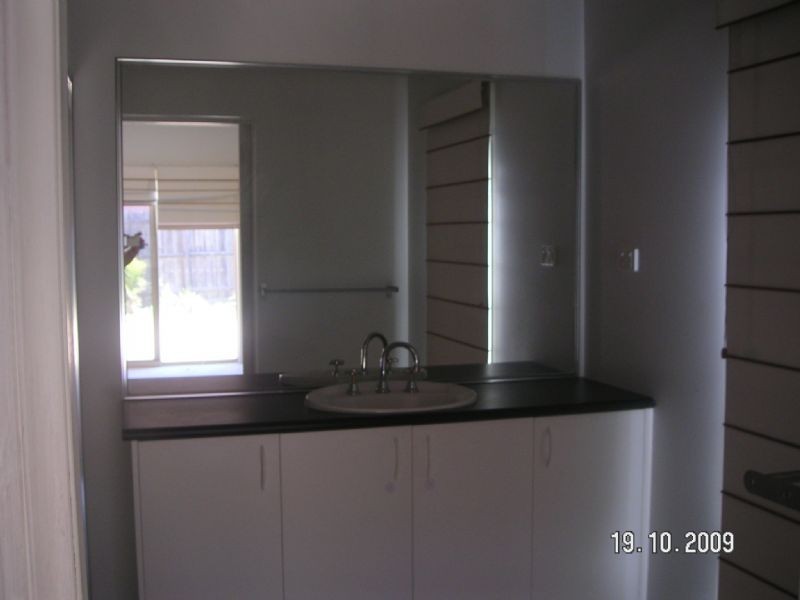 20 Cuthbert Drive, Hillside VIC 3037