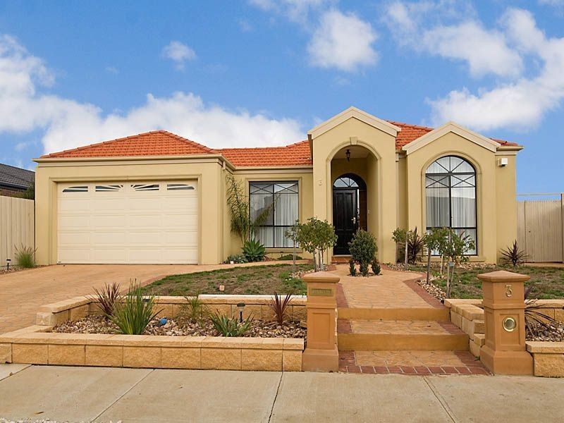 3 Brunswick Place, Taylors Hill VIC 3037