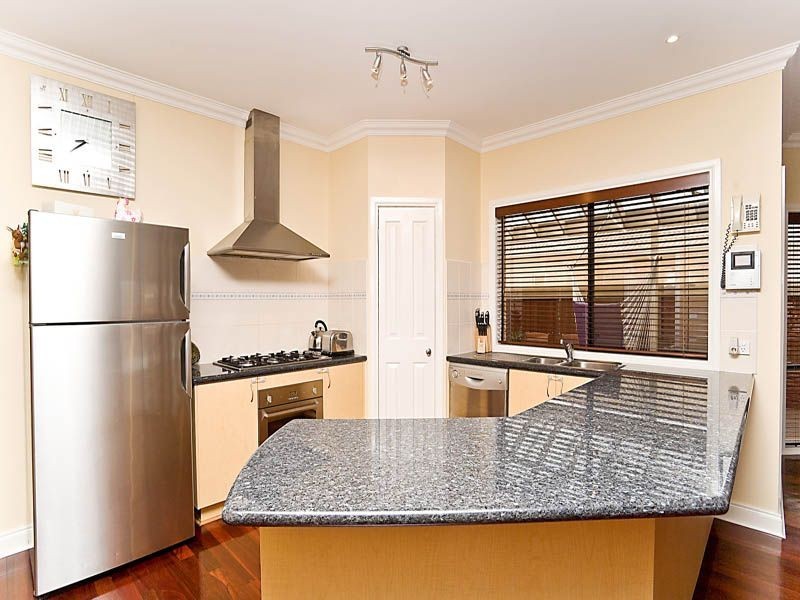 3 Brunswick Place, Taylors Hill VIC 3037
