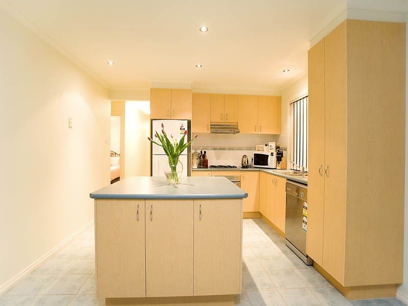 4 Clyde Close, Taylors Hill VIC 3037