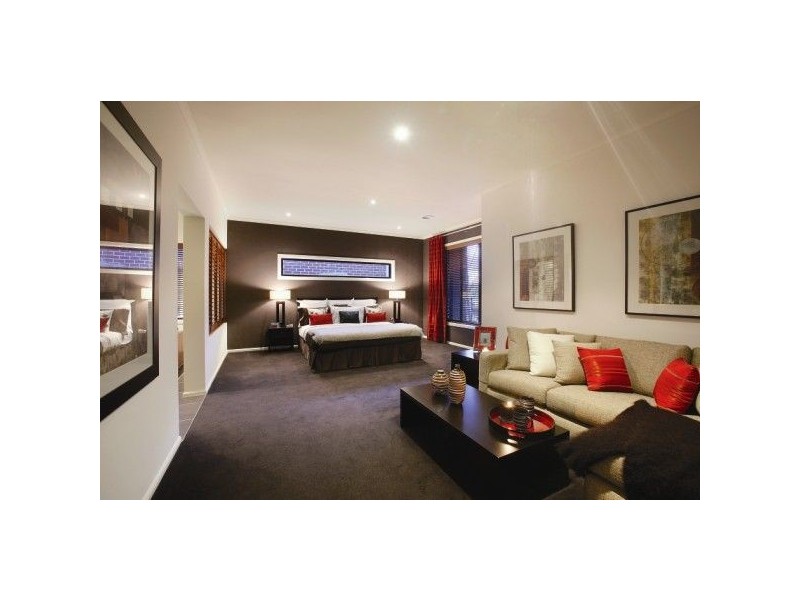 8 Selwyn Close, Caroline Springs VIC 3023