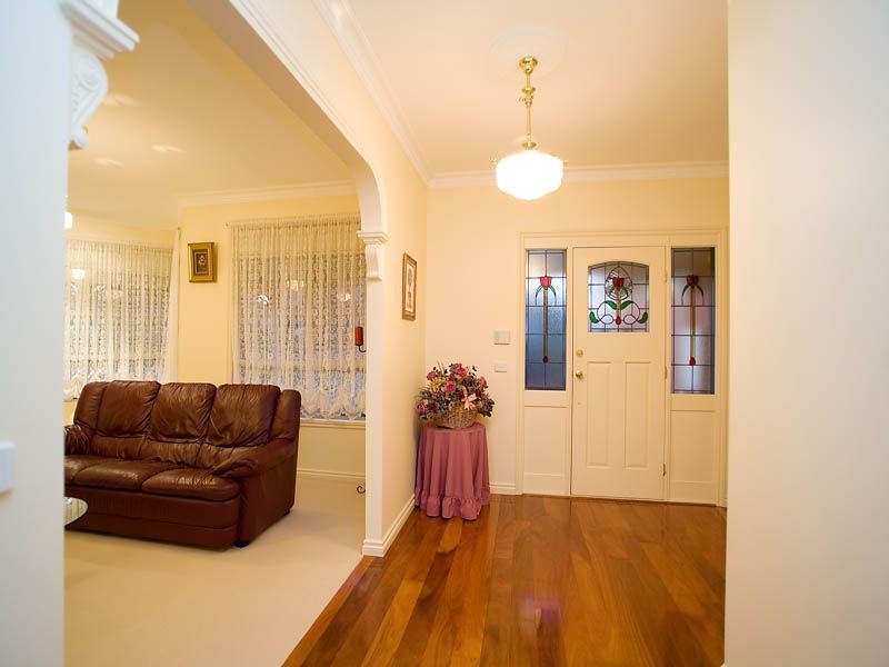 9 Imperial Court, Hillside VIC 3037