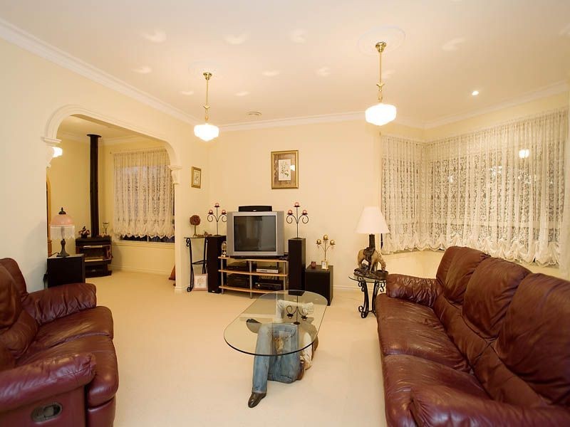 9 Imperial Court, Hillside VIC 3037