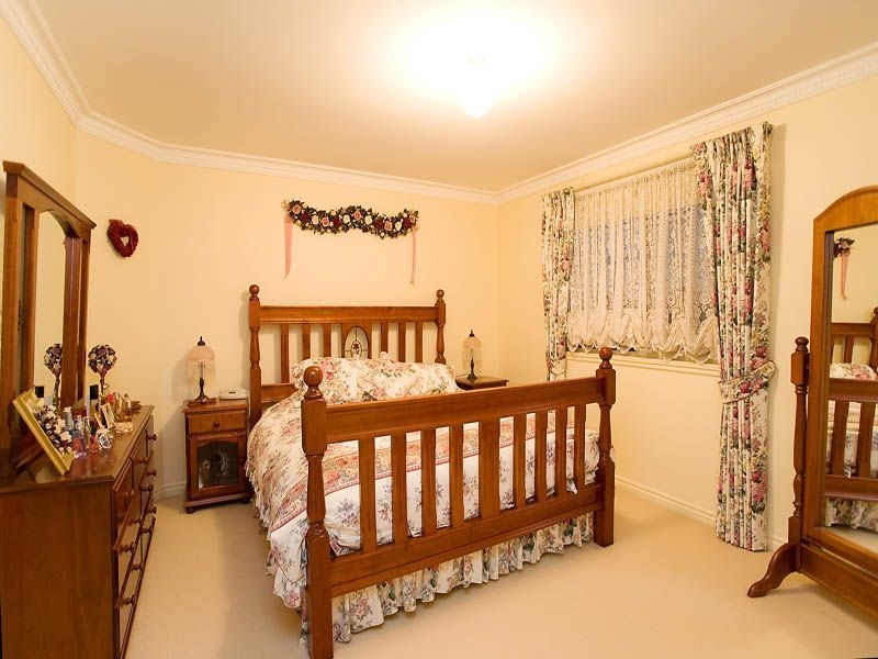 9 Imperial Court, Hillside VIC 3037