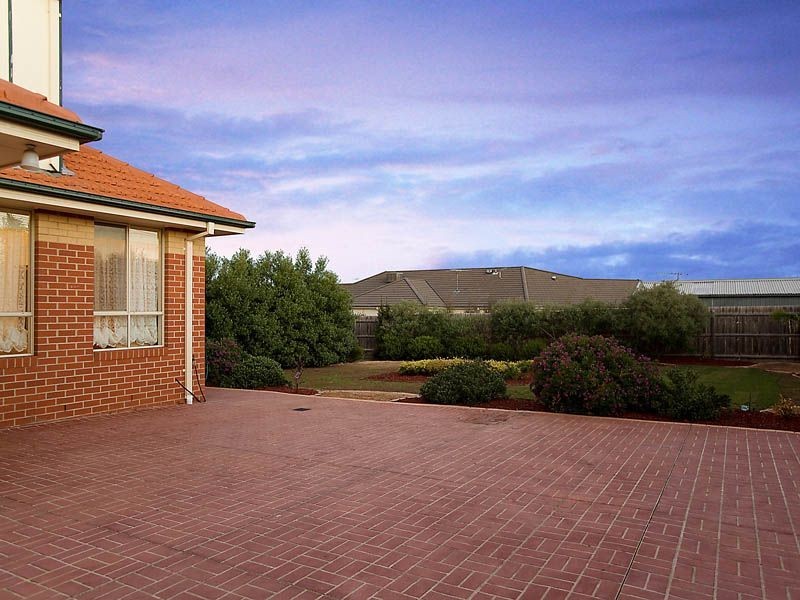 9 Imperial Court, Hillside VIC 3037