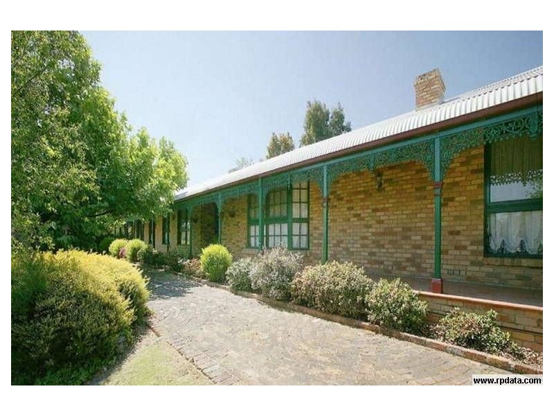 27 Petrik Drive, Keilor VIC 3036