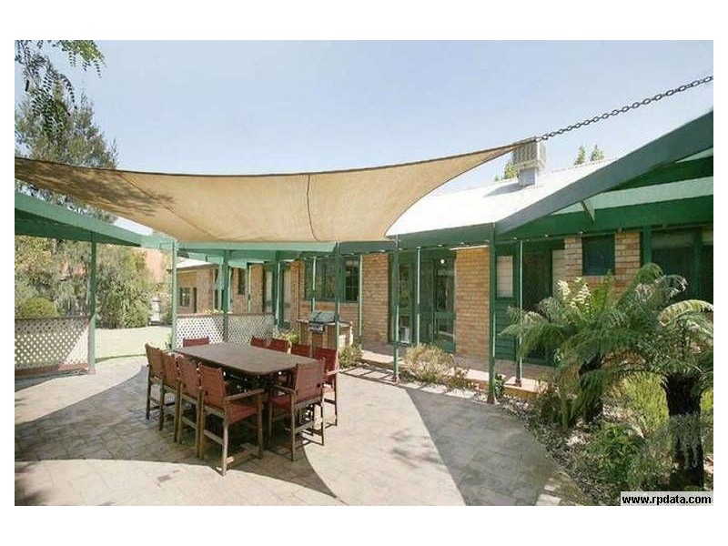 27 Petrik Drive, Keilor VIC 3036