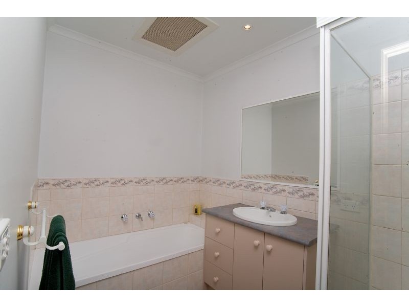 5 Joseph Drive, Hillside VIC 3037