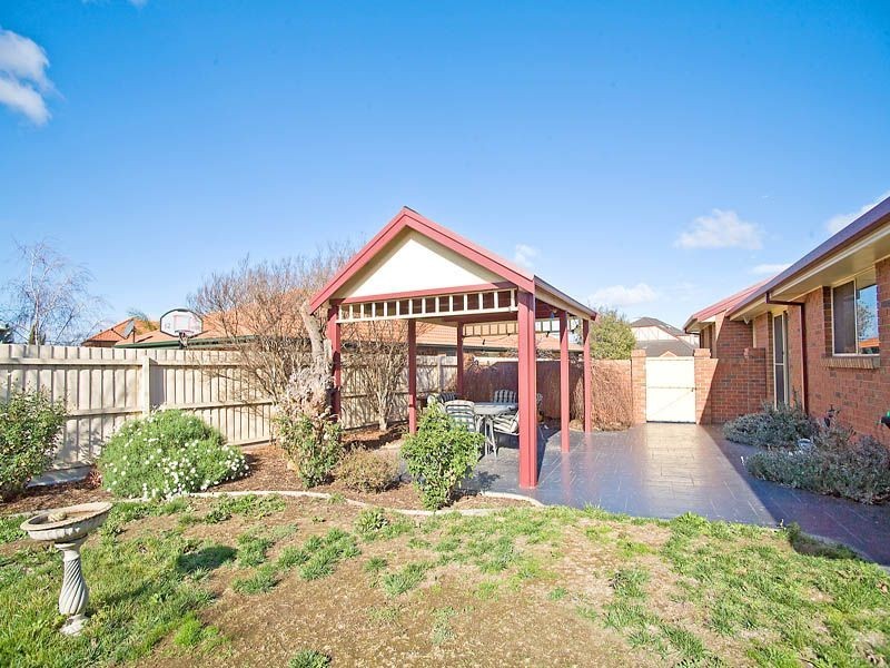 22 Longhurst Crescent, Hillside VIC 3037