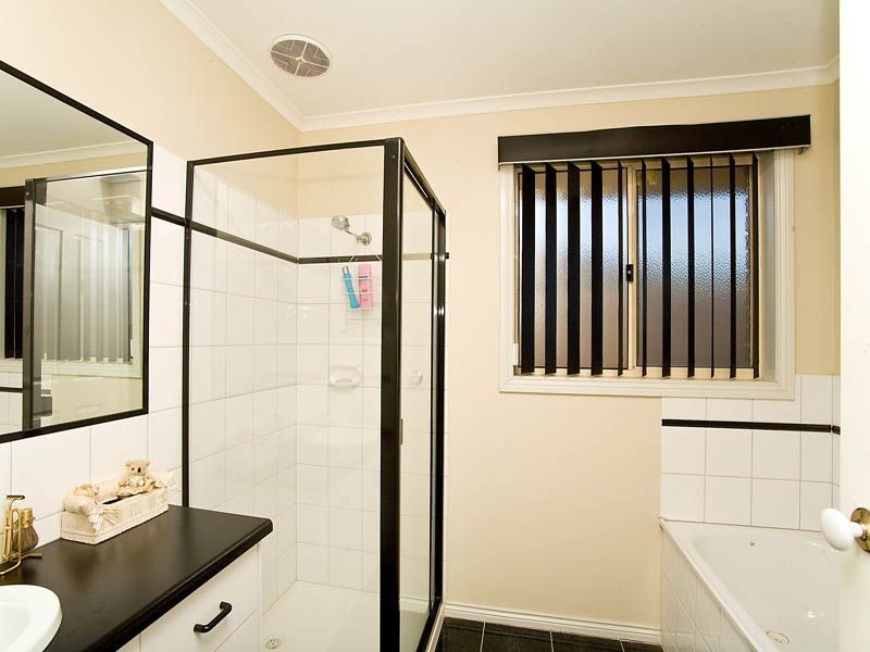 22 Longhurst Crescent, Hillside VIC 3037