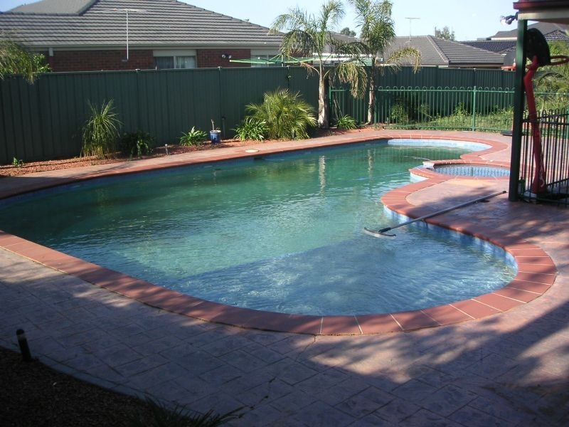 6 Parwan Court, Caroline Springs VIC 3023